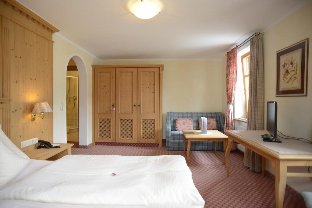 Alpengasthof Zur Post Schattwald Room photo