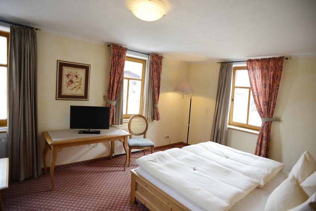 Alpengasthof Zur Post Schattwald Room photo